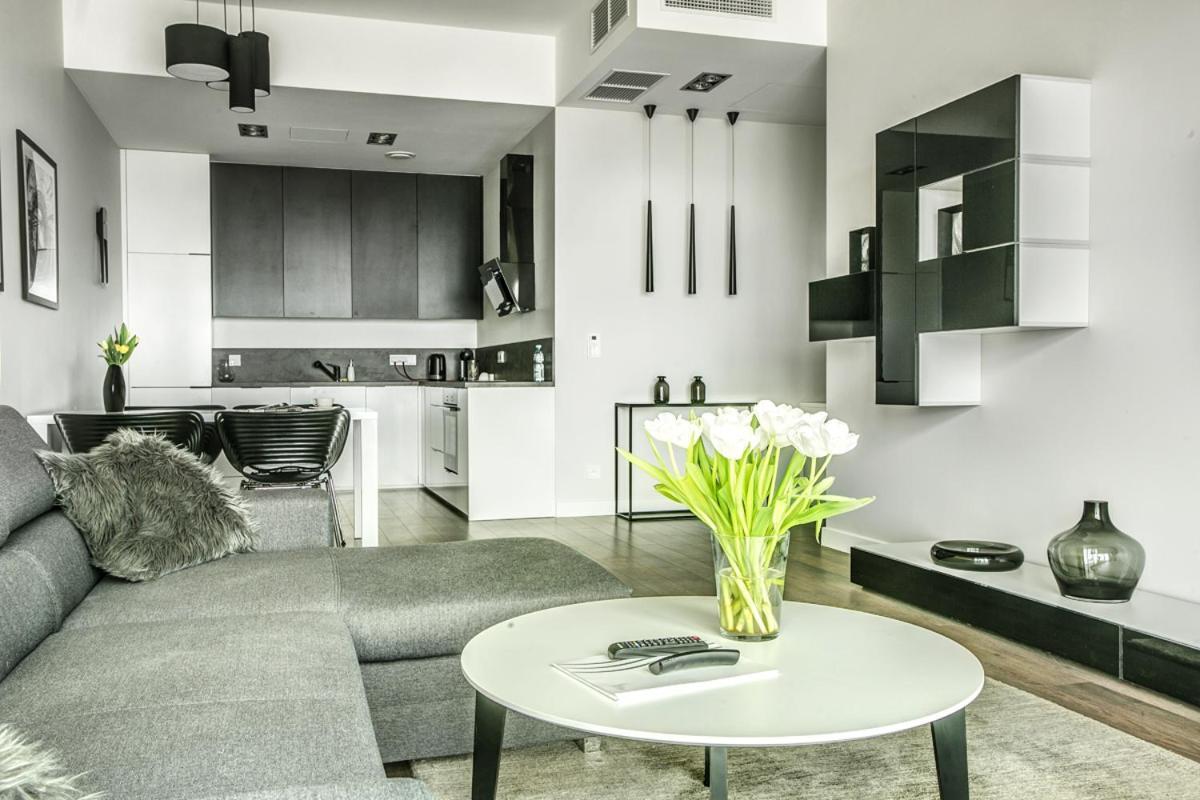 Apartamenty Sky Tower Z Wanna Przy Oknie Wroclaw Dış mekan fotoğraf