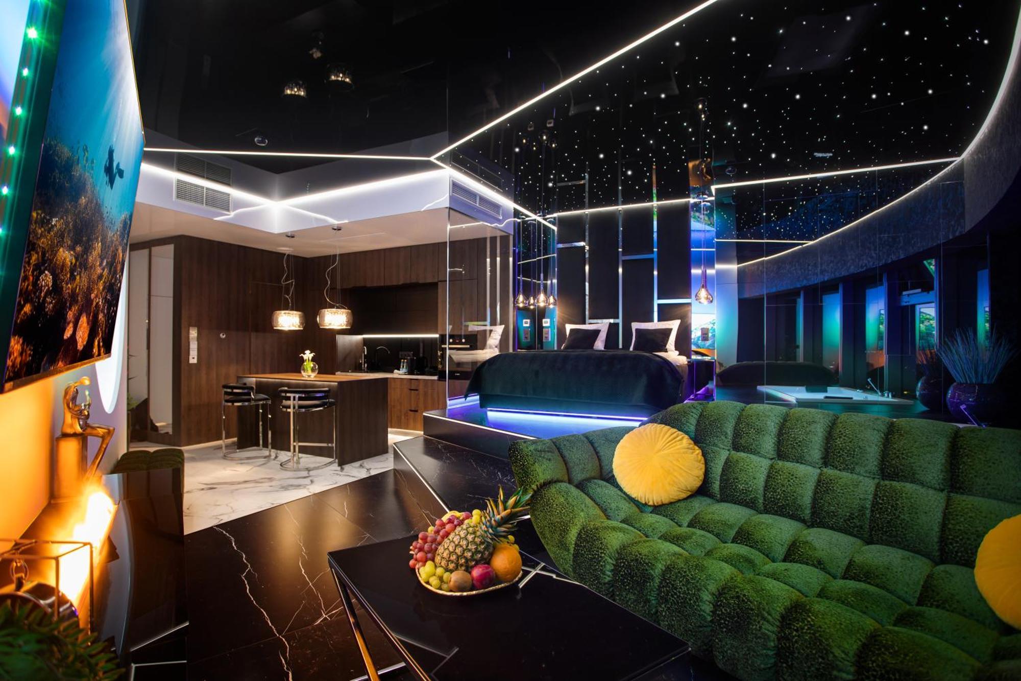 Apartamenty Sky Tower Z Jakuzzi Przy Oknie Wroclaw Oda fotoğraf