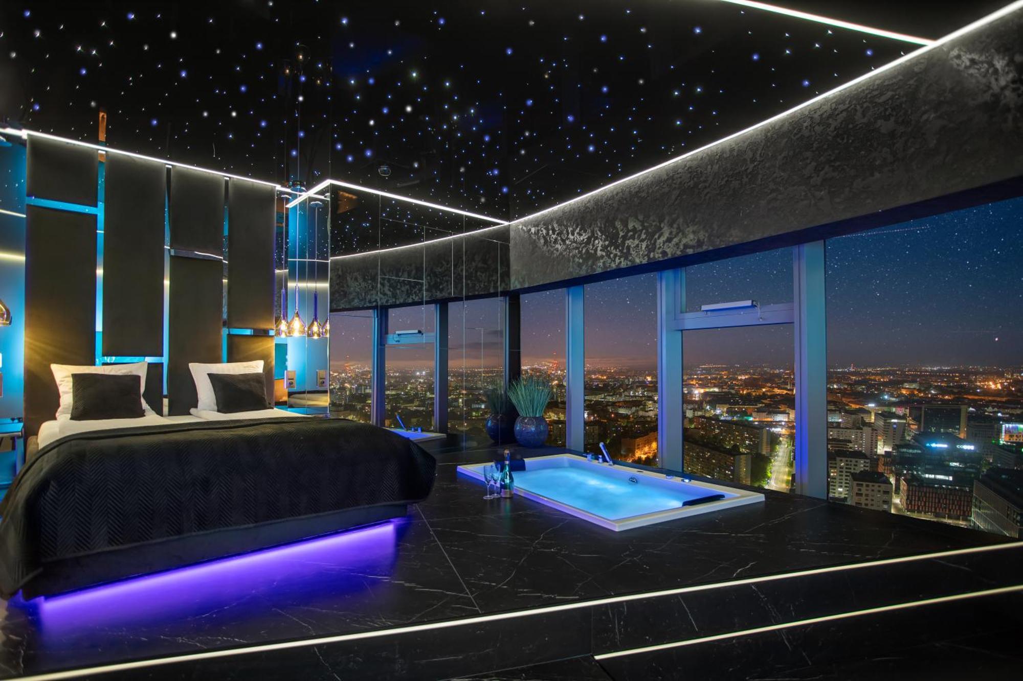 Apartamenty Sky Tower Z Jakuzzi Przy Oknie Wroclaw Dış mekan fotoğraf