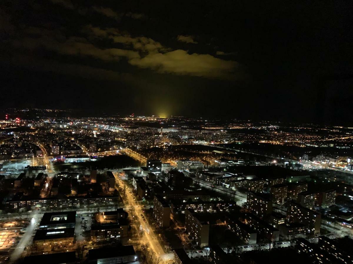 Apartamenty Sky Tower Z Wanna Przy Oknie Wroclaw Dış mekan fotoğraf